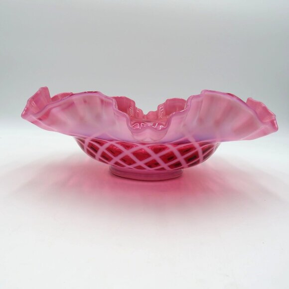 Fenton Bowl Cranberry Pink Opalescent Diamond Ruffled Glass 9" Handcrafted USA - Picture 1 of 9